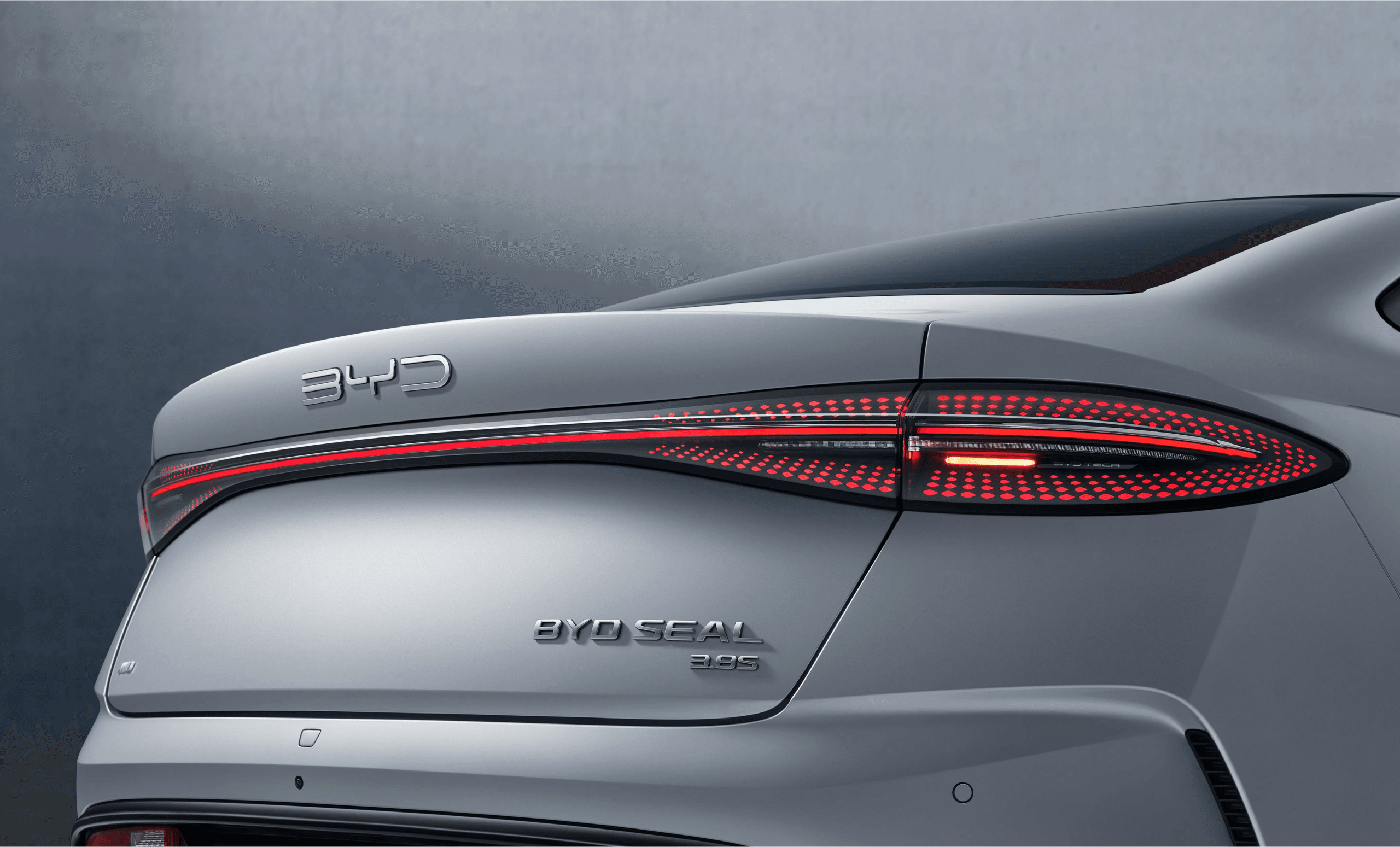 byd seal tampak belakang